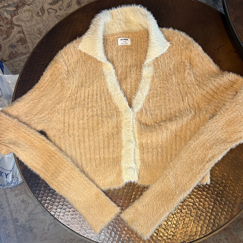Cotton On Beige and Ivory Collared cropped cardigan Sweater Size Large